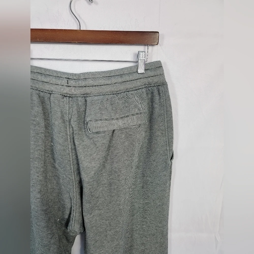 Men's XL Under Armour sweats
